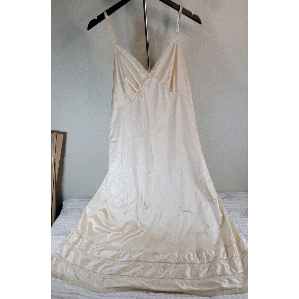 Vintage Sears Full Slip Size 40 Ivory Nylon Lace Trim‎ Anti-Cling Antron III